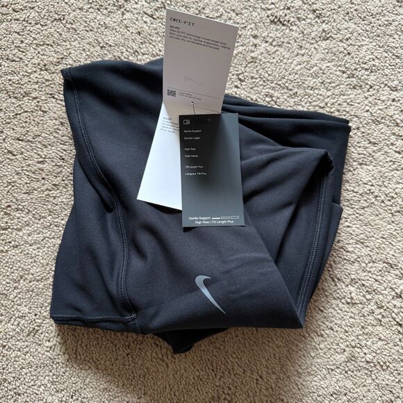 NWT NIKE Women's Black Dri Fit High Rise 7/8 Length Plus Size Pants Leggings - Picture 4 of 6